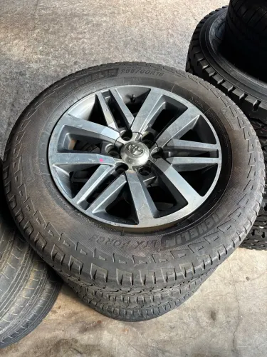 Roda Hilux aro 18