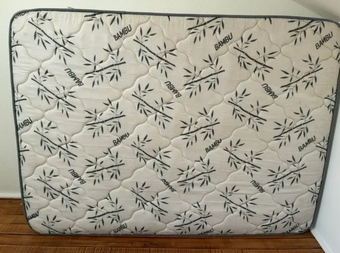 Colchão bambu 1,88 x 1,38 pouquíssimo uso