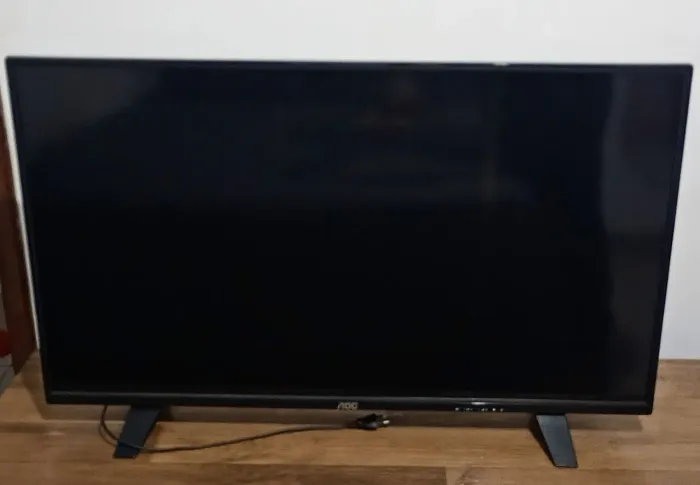 Tv led 40 AOC não é smart + Roku para transformar em smart tv