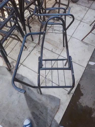 Cadeiras de ferro fundido