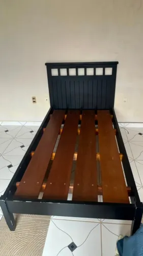 CAMA DE SOLTEIRO DE MADEIRA
