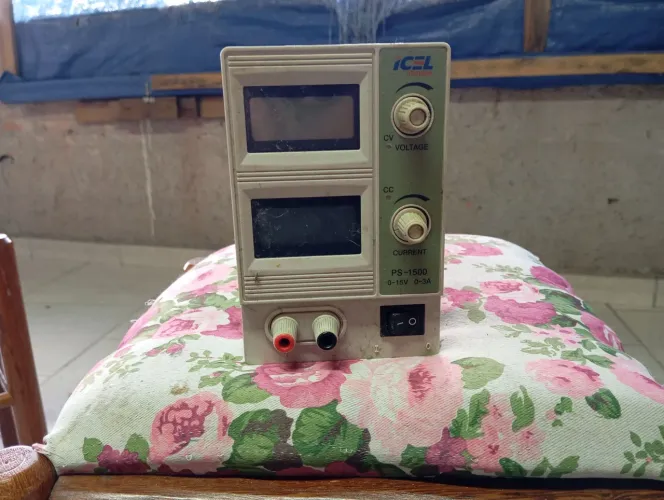 Fonte de bancada ICEL PS-1500