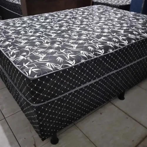 Cama box casal bem macia e confortável espuma D33 por 350 reais. Entrega grátis