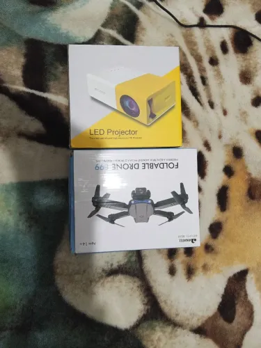 Drone e Mini retro progetor