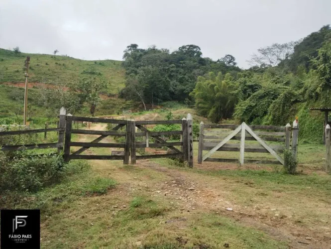Fazenda para Venda em Piraí, Área Rural, 3 dormitórios, 1 suíte, 2 banheiros, 3 vagas