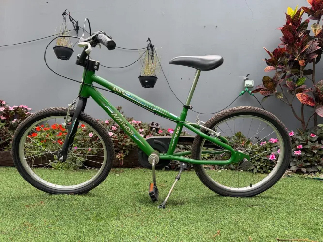 Bicicleta infantil Nathor Army (aro 20)
