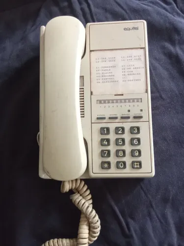 Antigo telefone comercial 