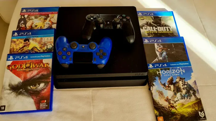 Play Station 4 Slim