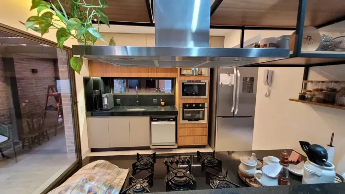 Belíssima casa seminova com 4 quartos, 3 suítes, varanda gourmet e fino acabamento em Pont