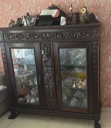 Vendo Cristaleira antiguidade e relíquia