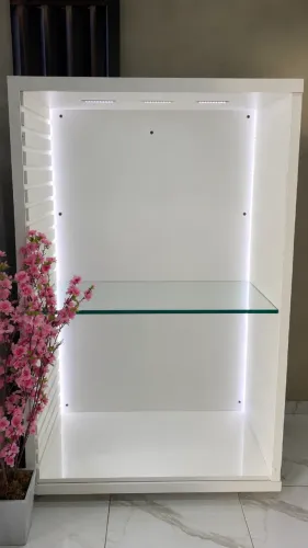 Expositor 100% mdf com led e vidro de correr