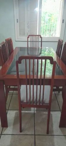 Mesa de Madeira com Vidro