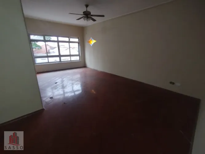 Alugo casa com 4 quarto no Belenzinho.