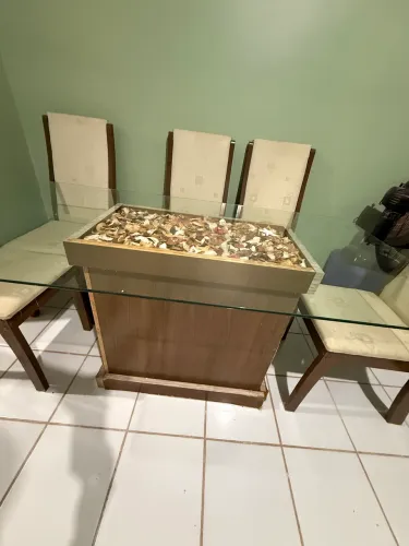 Mesa tampão de vidro com 5 cadeiras