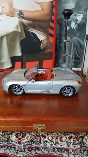 Porsche Boxster. Escala 1:18. Da Maisto