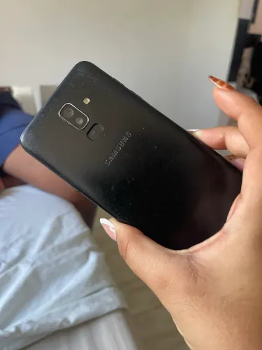Samsung Galaxy J8 (2018)
