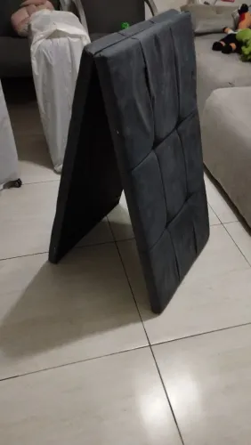 Cabeceira dobrável para cama.