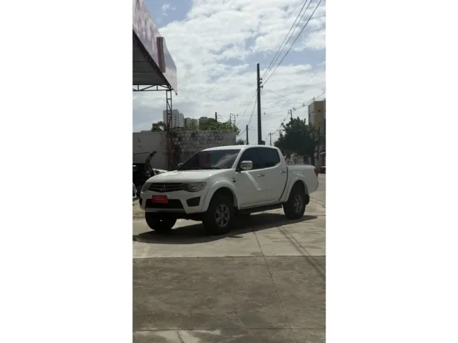 Mitsubishi L200 Triton HPE 3.2 CD TB Int.diesel AUT 2012
