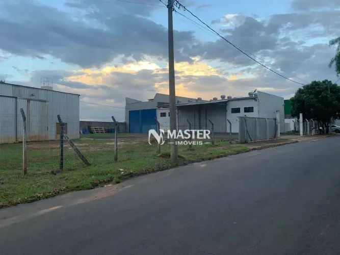 Barracão à venda, 950 m² por R$ 1.500.000,00 - Oriente - Oriente/SP