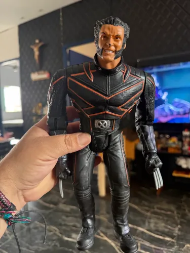 Boneco Wolverine lindo