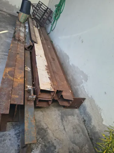 Barra de trilho pra construção