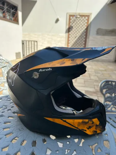 Capacete Airoh off Road (trilha) tamanho 56