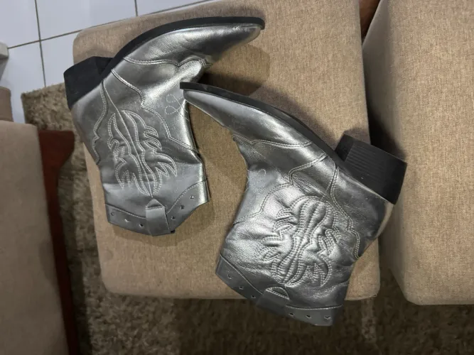 Bota prata 37/38