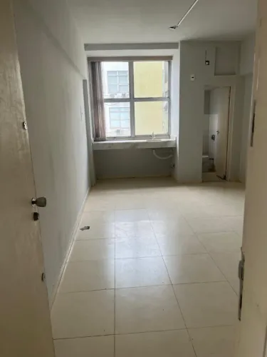 SALA COMERCIAL EDIFICO CECISA II