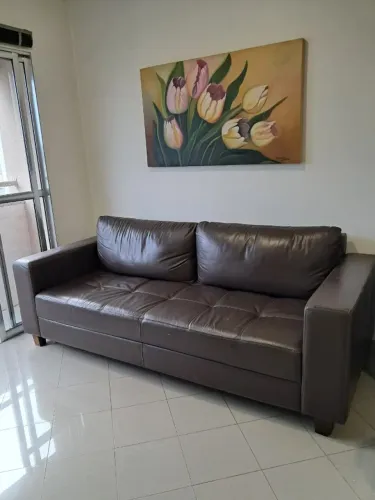 Sofá em couro - marrom