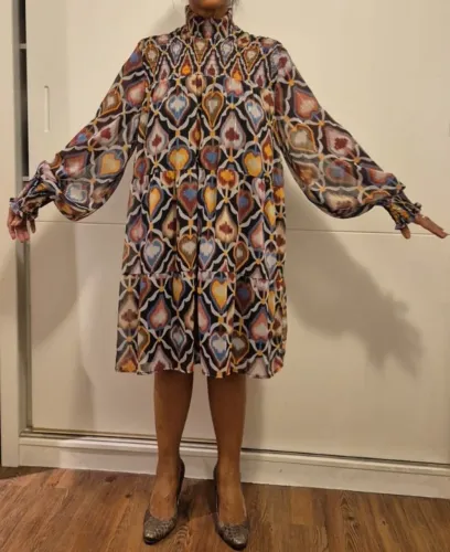 Vestido Amaro estampado ikat com lurex
