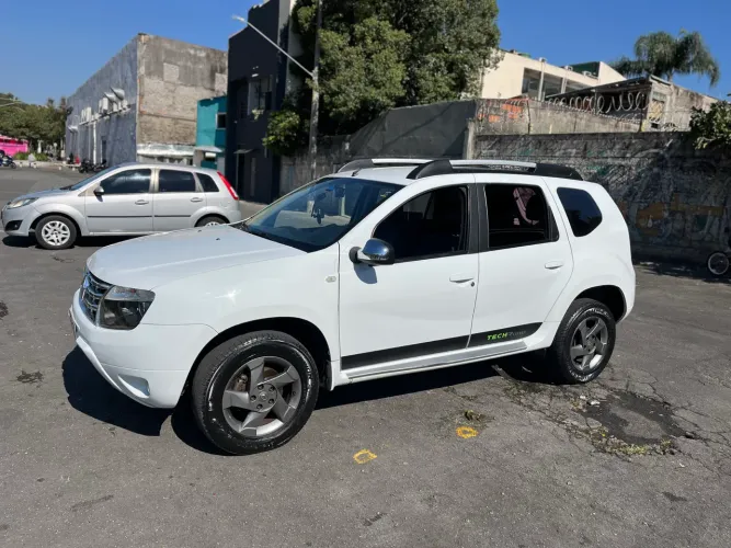 Renault Duster Dynamique 2.0 Hi-flex 16V Aut. 2013