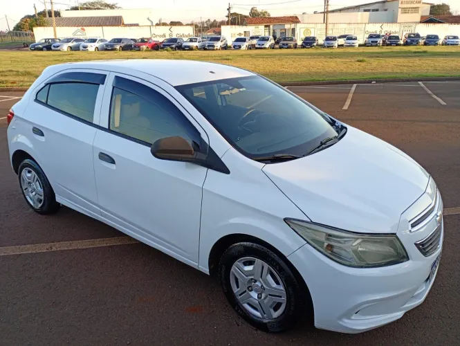 Chevrolet Onix JOY Hatch 1.0 8V Flex Mec. 4P 2018