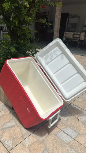 Caixa Térmica 45,4L Adventure Vermelha Coleman