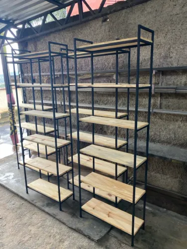Prateleiras estilo industrial