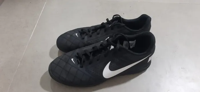 Chuteira Nike society tamanho 41 original nova pouco usada