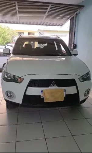 Mitsubishi Outlander 2.0 16V 160cv Aut. 2013