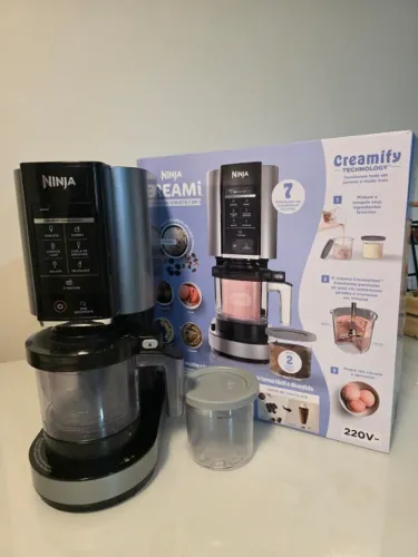 Sorveteira Ninja Creami 220V Pouquíssimo Uso, Com Caixa (Saudável)