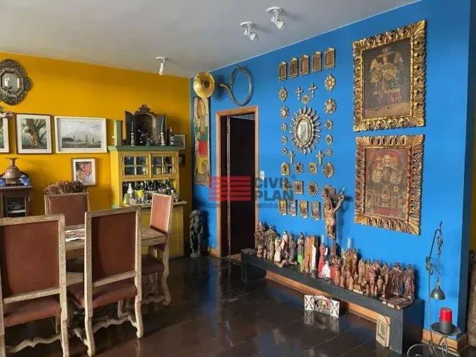 Linda casa com piscina no Caxingui com 389 m² para venda