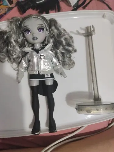 Rainbow high, Shadow high