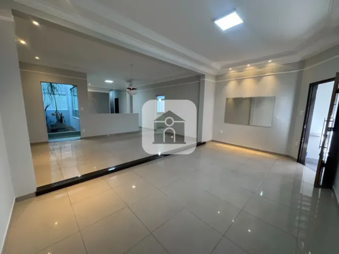 Casa para locação no bairro Tabajaras