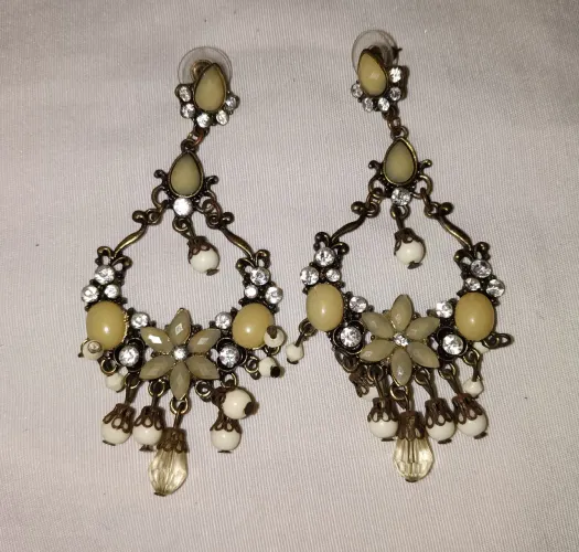Brincos Grande de Strass e pedras Brilhantes