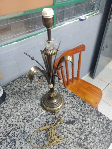 Abajur antigo em bronze