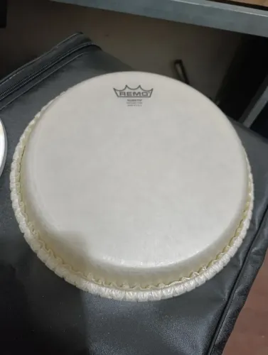 VENDO PELE DE CONGAS 10 POLEGADAS REMO