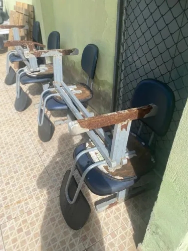 utensilhos de escritório e saúde (entulho)