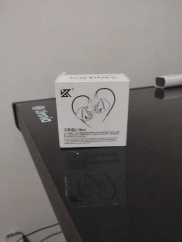 KZ Libra High Resolution Version, com Microfone