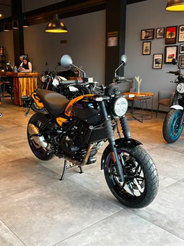ROYAL ENFIELD GUERRILLA 450 YELLOW RIBBON