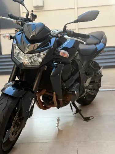 Kawasaki Z 750 Nova - Baixo Km