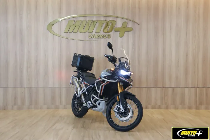 TRIUMPH TIGER 900 DESERT Edition