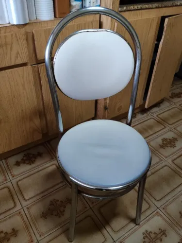 6 Cadeiras de cozinha - R$ 180 o jogo