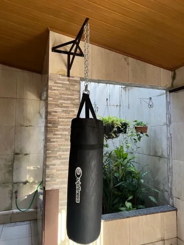 Saco de Boxe e suporte de parede